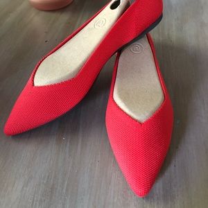 Brand new Rothys point in Flame